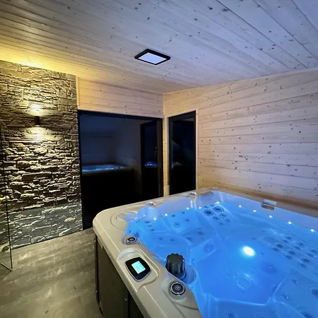 Filipsky Deluxe & Wellness בקתה